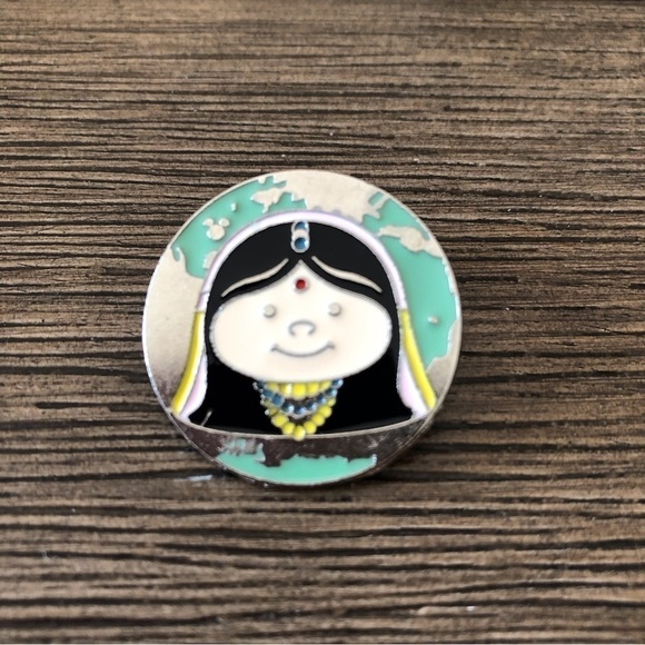 Disney Official Trading Pin: Hidden Mickey: It's a Small World: India - Picture 1 of 2
